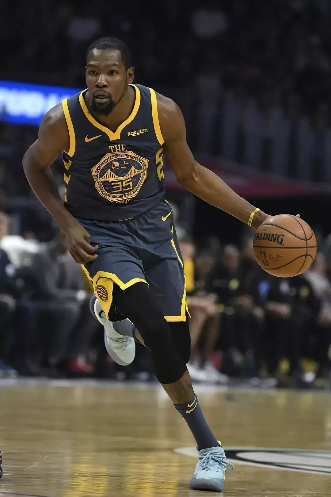 他只能在场 他只能在场